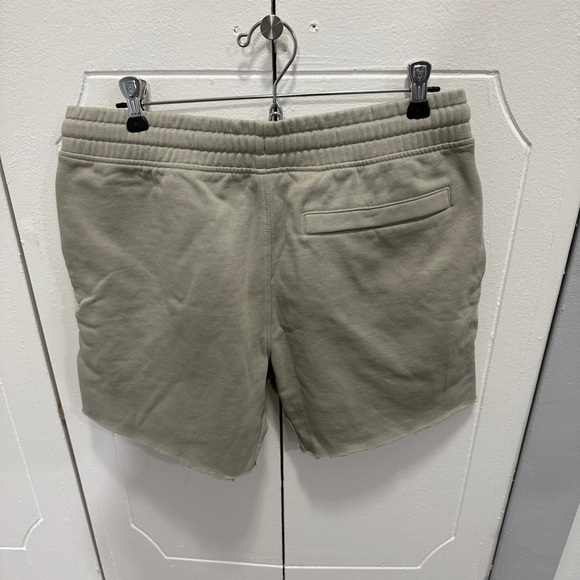 Gymshark Green Cutoff Sweat Shorts - Picture 6 of 12